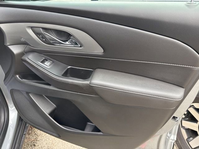 Used 2023 Chevrolet Traverse LT image 31