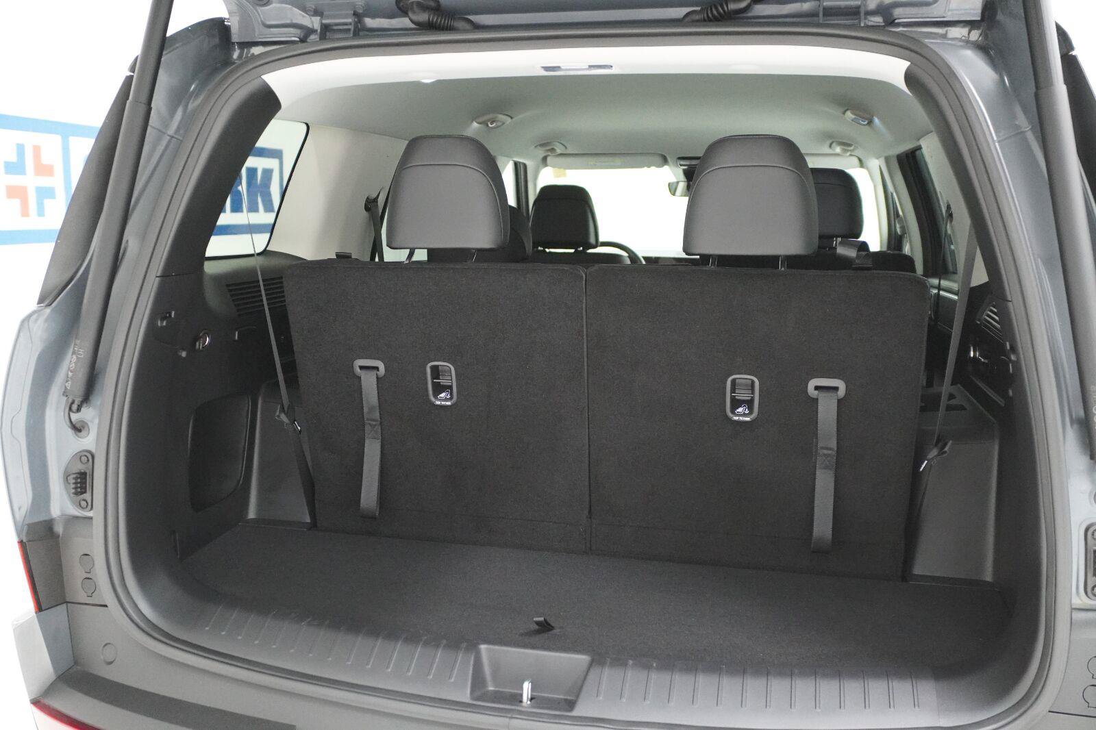 Used 2026 Hyundai Santa Fe SEL FWD image 31