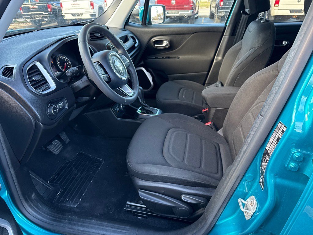 Used 2021 Jeep Renegade Latitude image 9