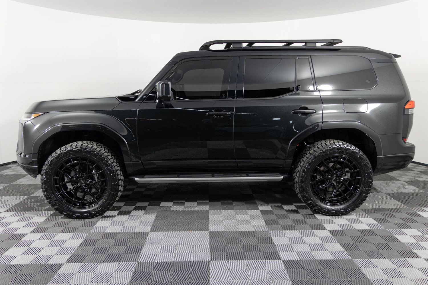 Used 2025 Lexus GX 550 image 2