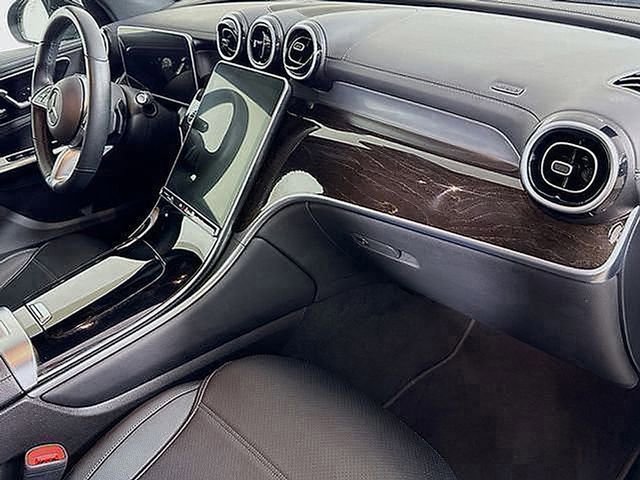 Used 2024 Mercedes-Benz GLC 300 4MATIC image 35