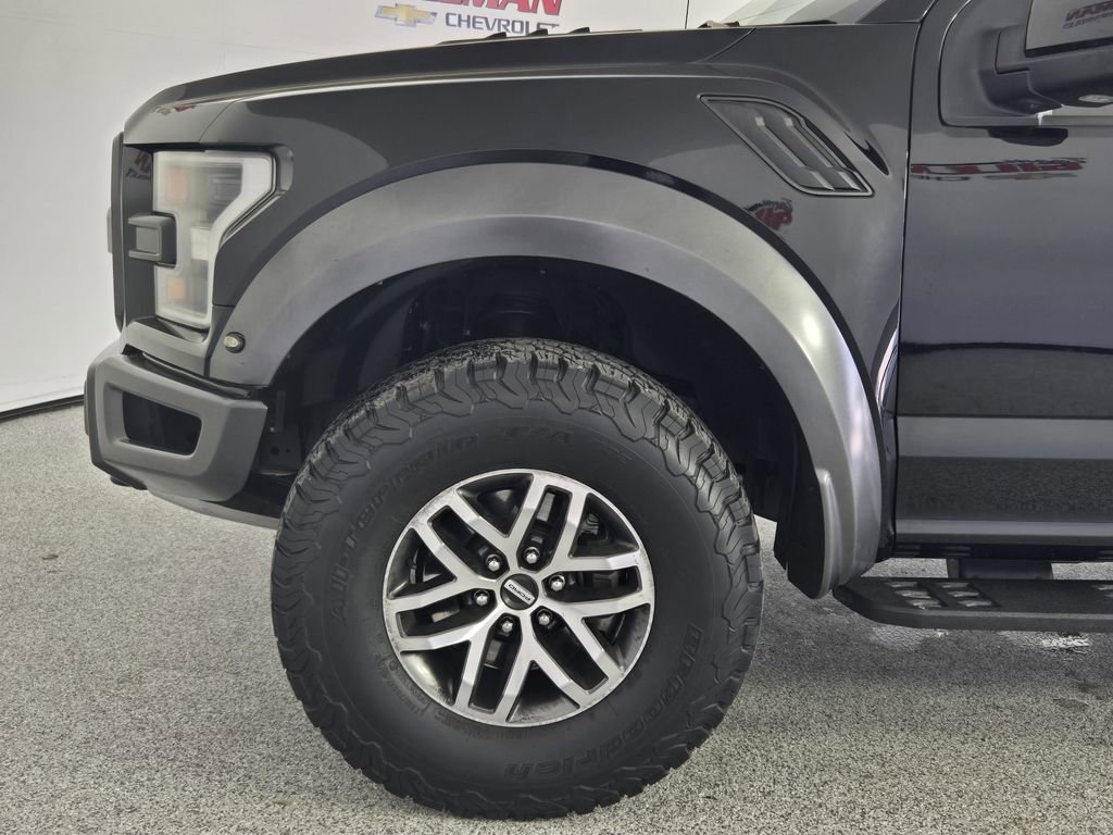Used 2017 Ford F150 Raptor w/ Equipment Group 802A Luxury AWD/4WD image 8
