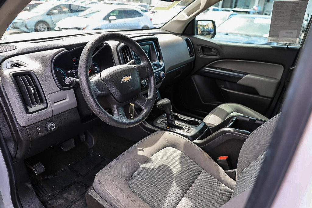 Used 2017 Chevrolet Colorado W/T RWD image 2