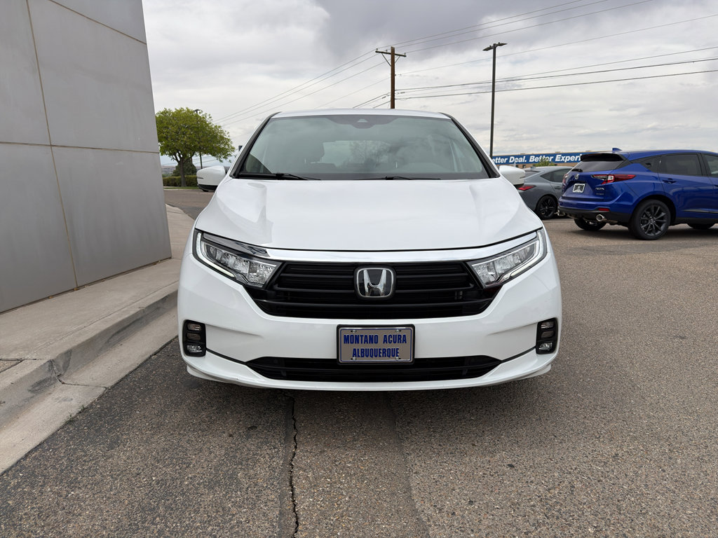 Used 2024 Honda Odyssey EX image 3