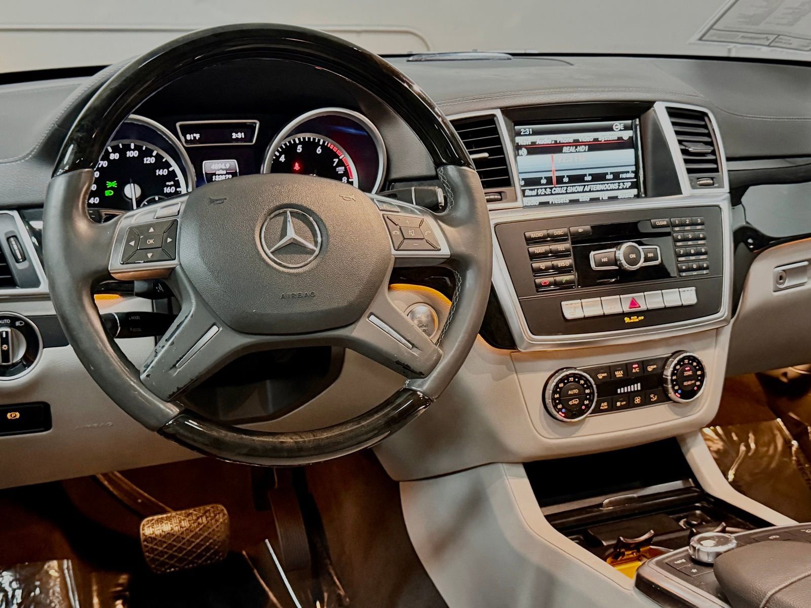 Used 2014 Mercedes-Benz GL 450 4MATIC image 35