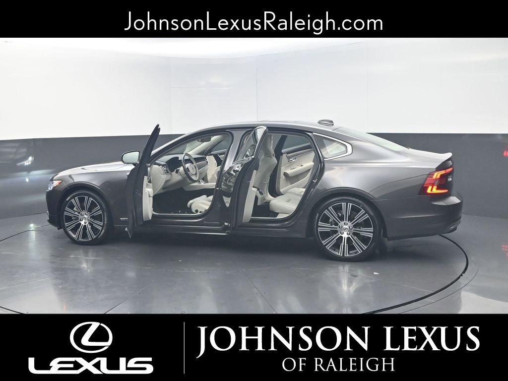 Used 2024 Volvo S90 B6 Ultimate image 28