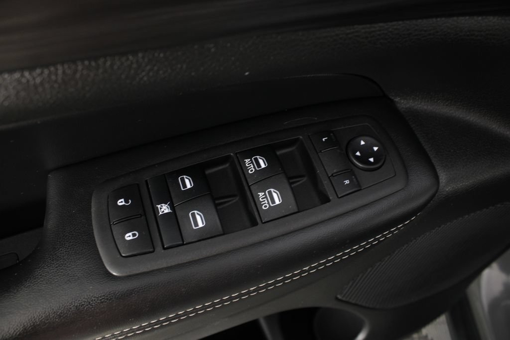 Used 2021 Jeep Grand Cherokee Freedom Edition AWD/4WD image 14