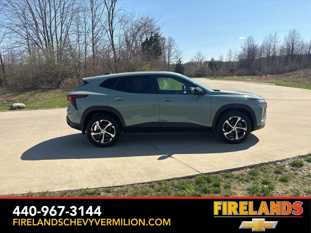 Certified 2024 Chevrolet Trax RS w/ Driver Confidence Package image 10