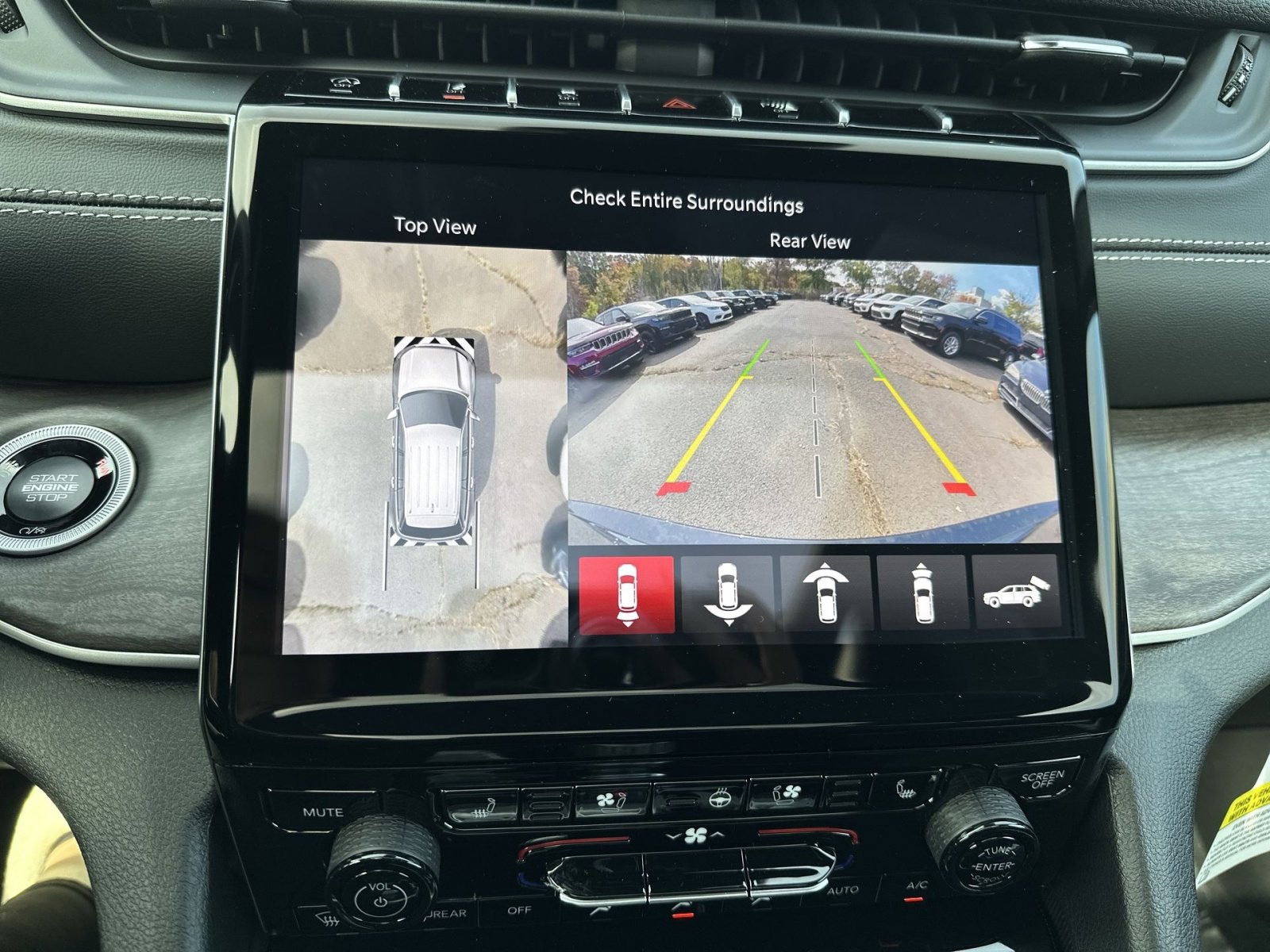 New 2025 Jeep Grand Cherokee Limited w/ Luxury Tech Group II image 19