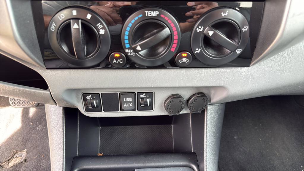 Used 2013 Toyota Tacoma 4x4 Double Cab w/ Limited Pkg image 25