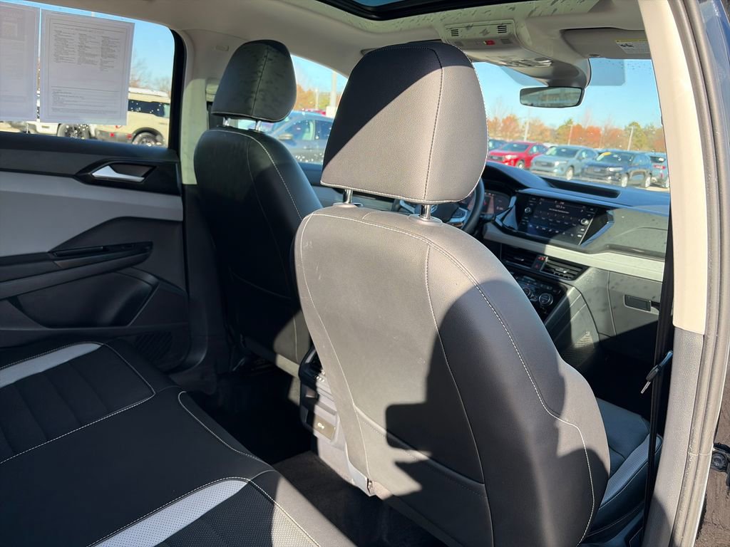 Used 2022 Volkswagen Taos SEL image 33