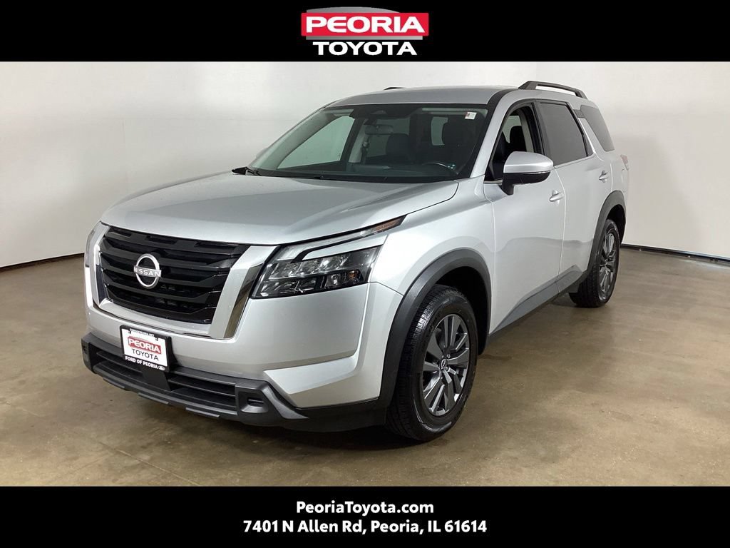 Used 2024 Nissan Pathfinder SV FWD image 1