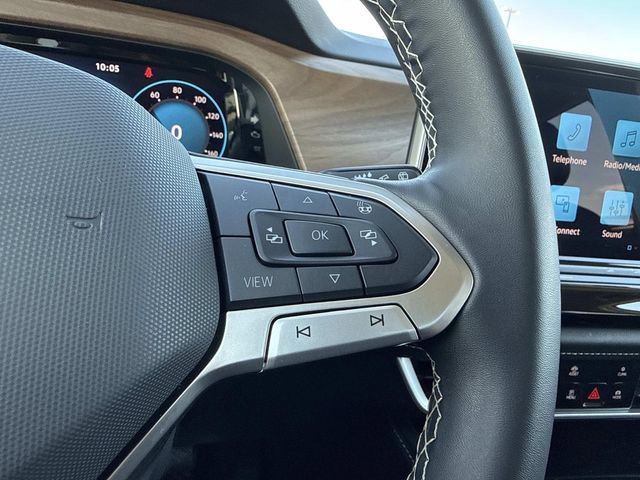 Used 2025 Volkswagen Atlas SE image 23