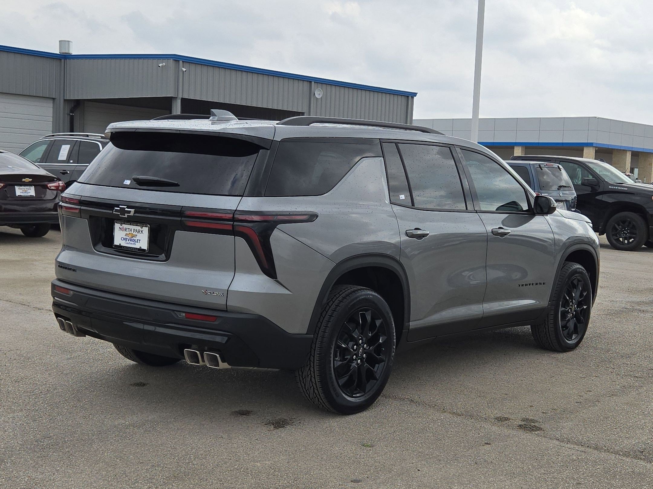 Certified 2026 Chevrolet Traverse LT w/ Midnight/Sport Edition image 3