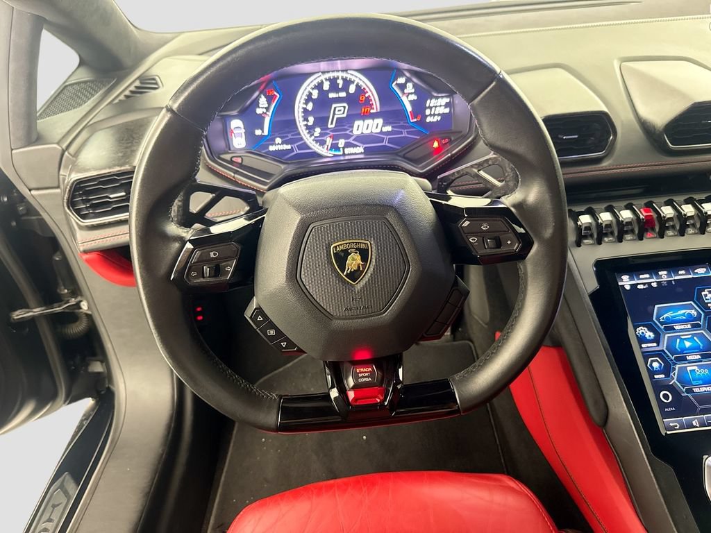 Used 2021 Lamborghini Huracan EVO RWD image 23