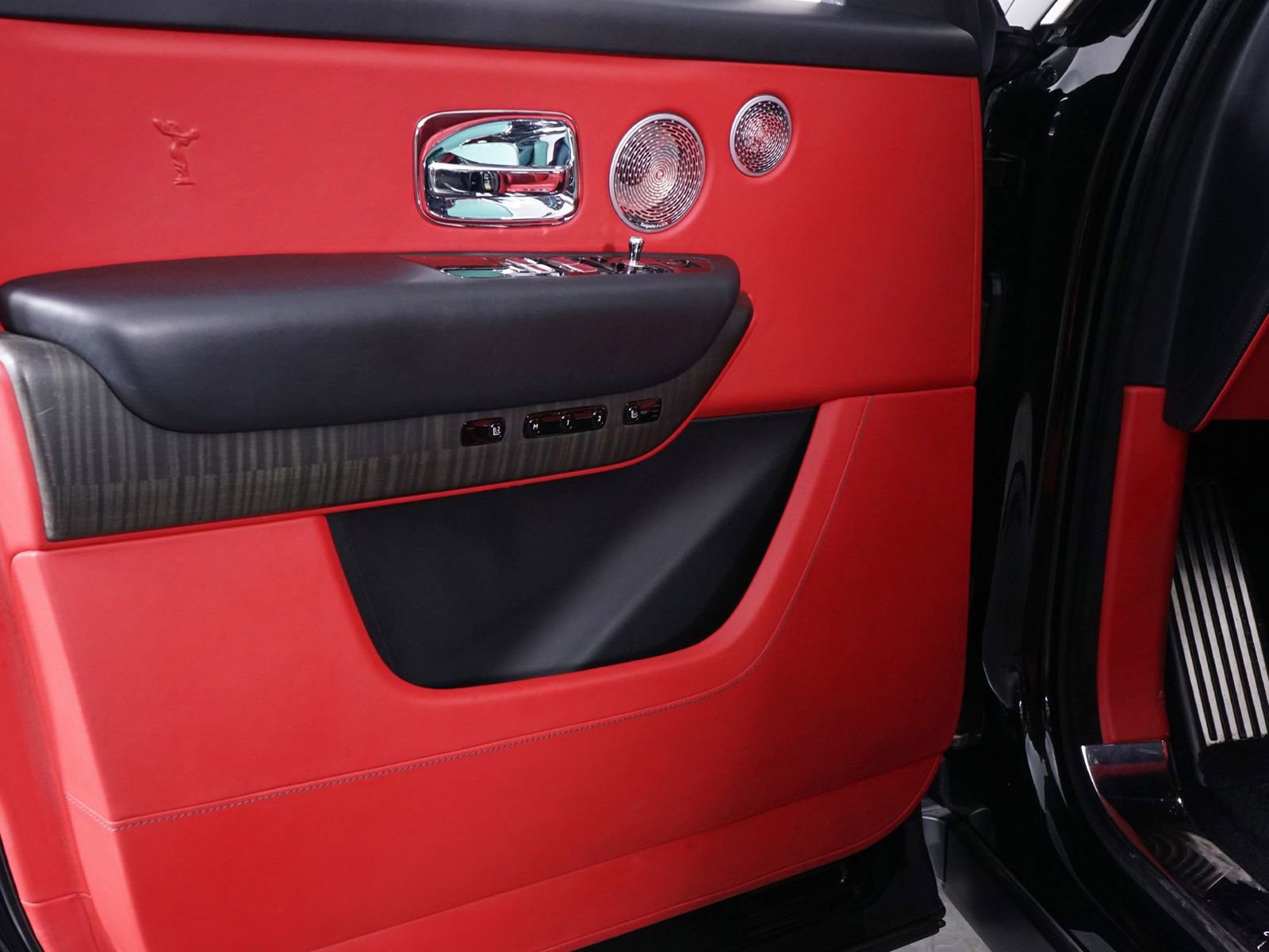 Used 2022 Rolls-Royce Cullinan w/ Cullinan Package image 37