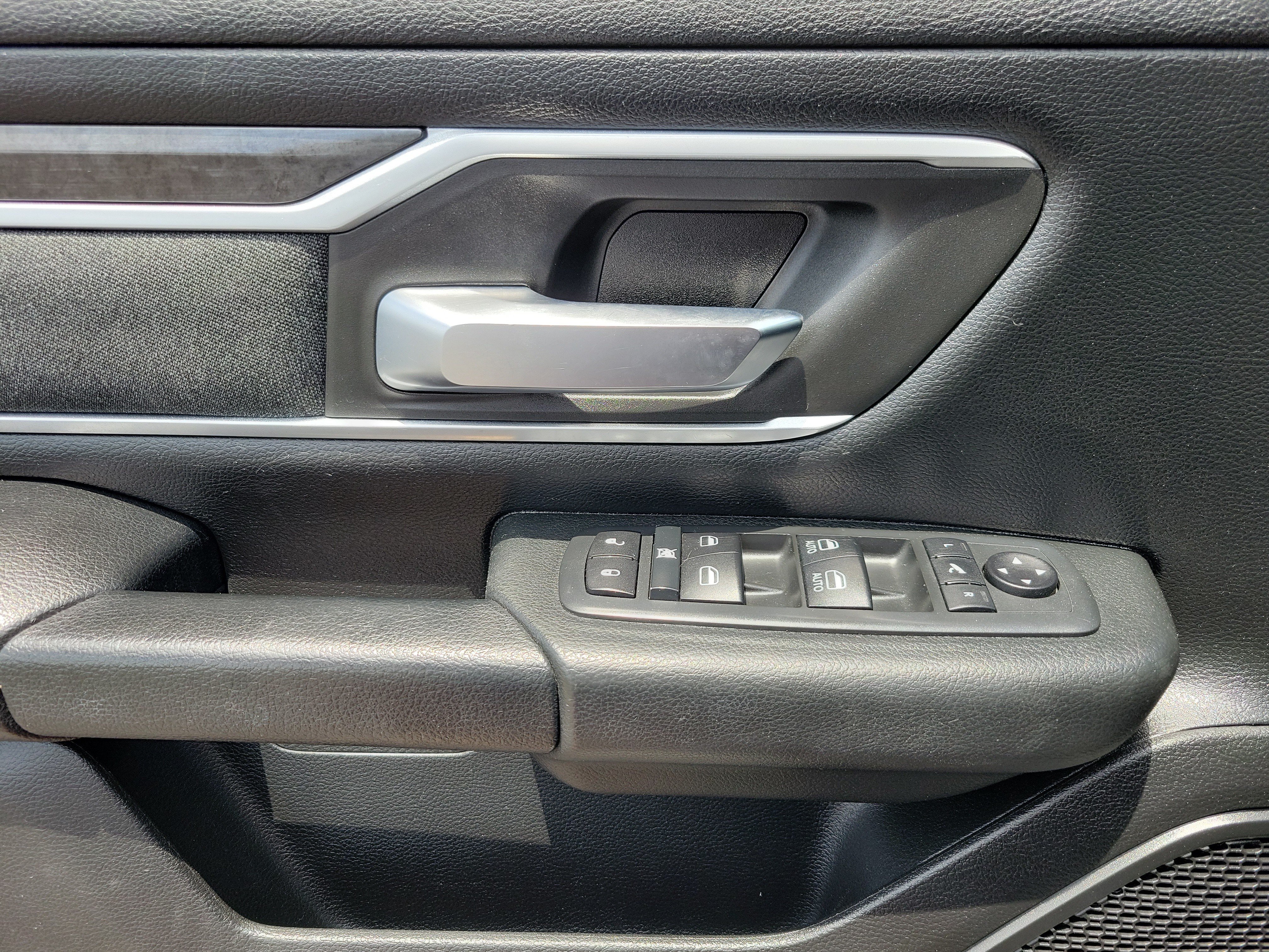 Used 2020 RAM 1500 Big Horn AWD/4WD image 6