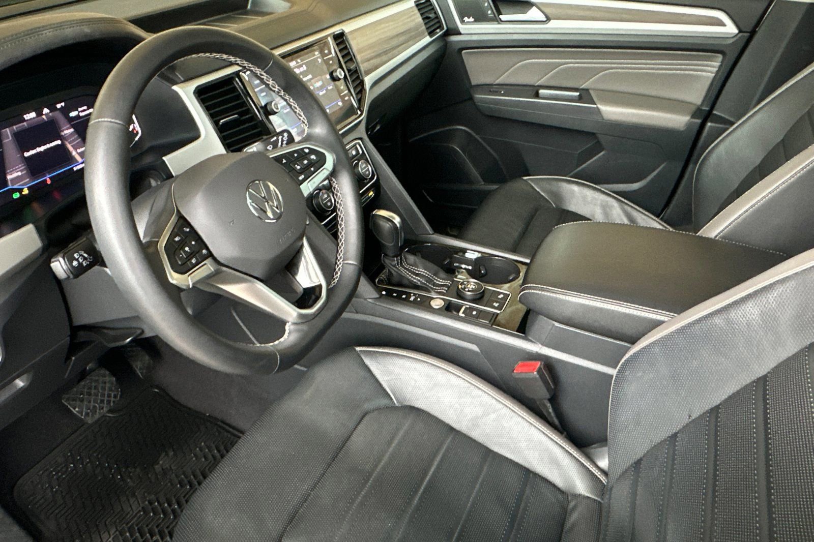 Used 2021 Volkswagen Atlas SEL Premium image 10