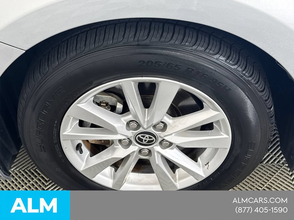 Used 2025 Toyota Camry LE FWD image 14