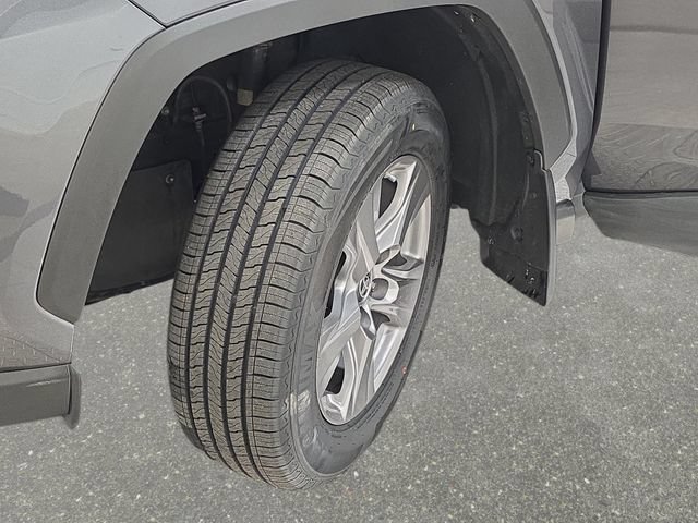 Certified 2024 Toyota RAV4 LE AWD/4WD image 27