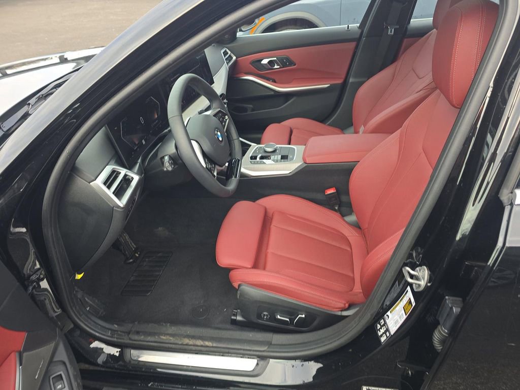 Used 2025 BMW 330i xDrive Sedan w/ Premium Package image 13