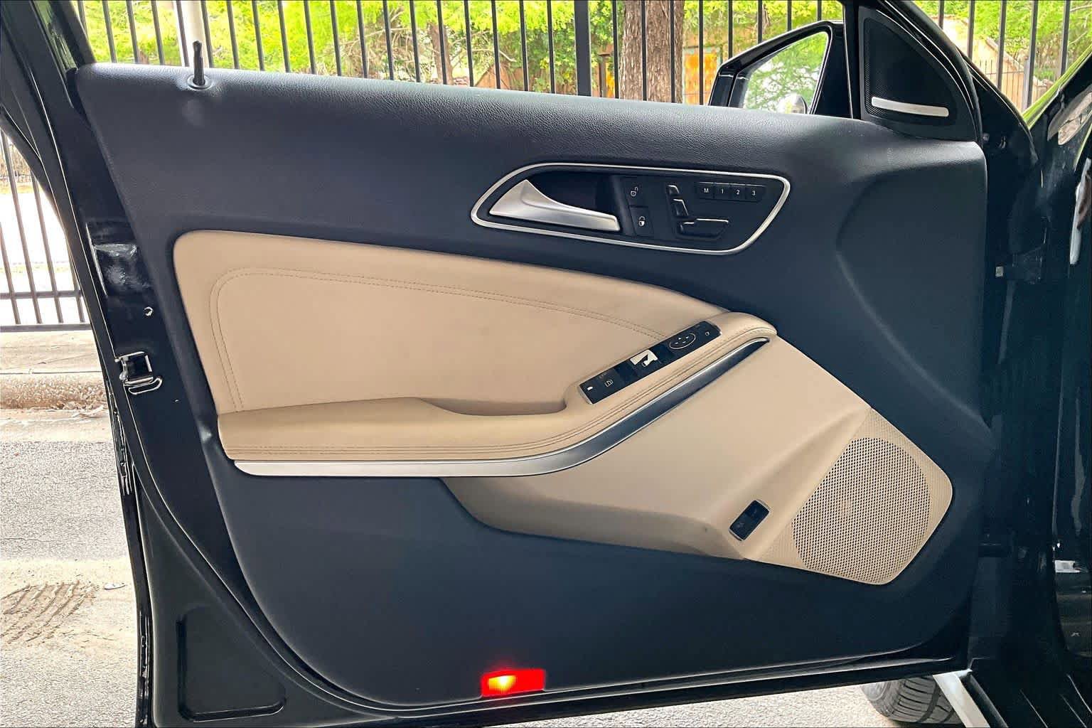 Used 2015 Mercedes-Benz GLA 250 image 21