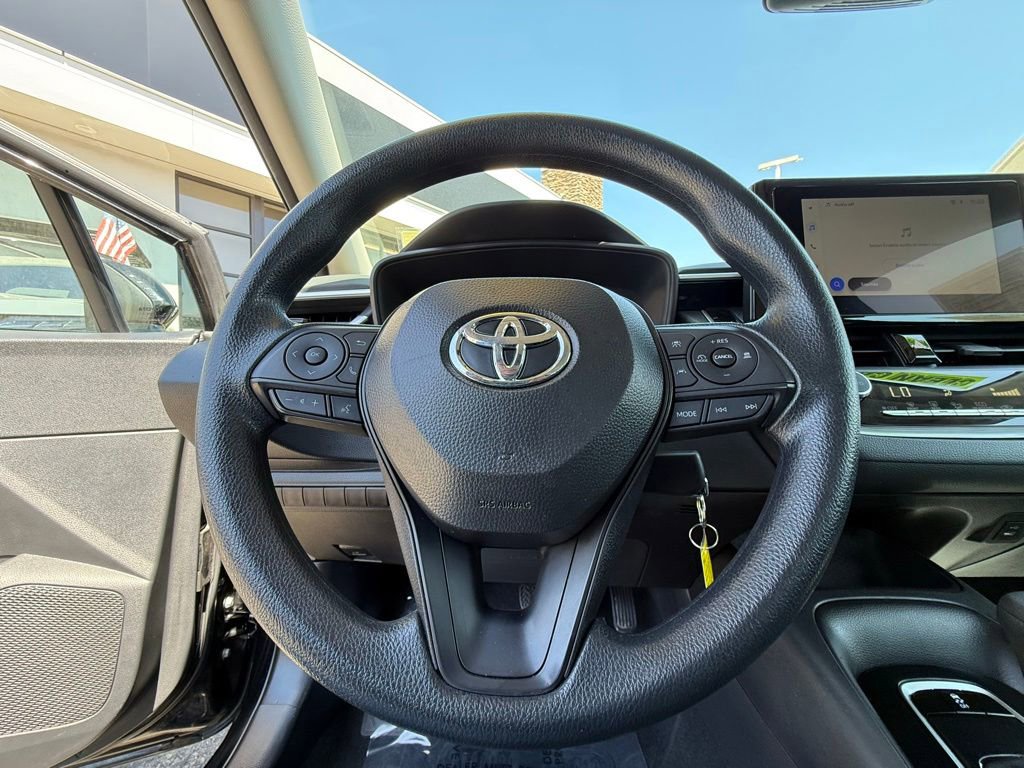 Used 2025 Toyota Corolla LE FWD image 20