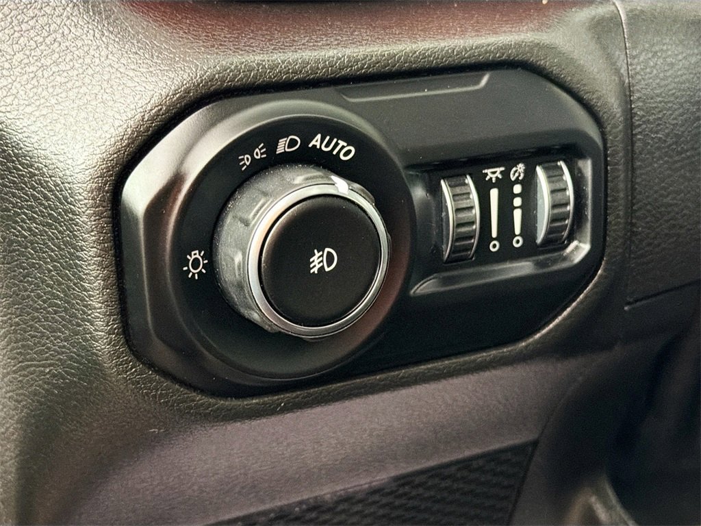 Used 2021 Jeep Wrangler Unlimited Rubicon w/ Uconnect 4C Nav & Sound Group image 10