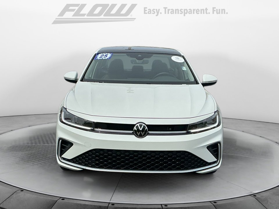 Used 2025 Volkswagen Jetta SEL image 3