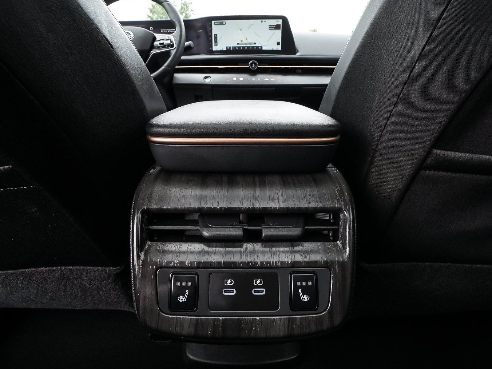Used 2025 Nissan Ariya AWD image 35