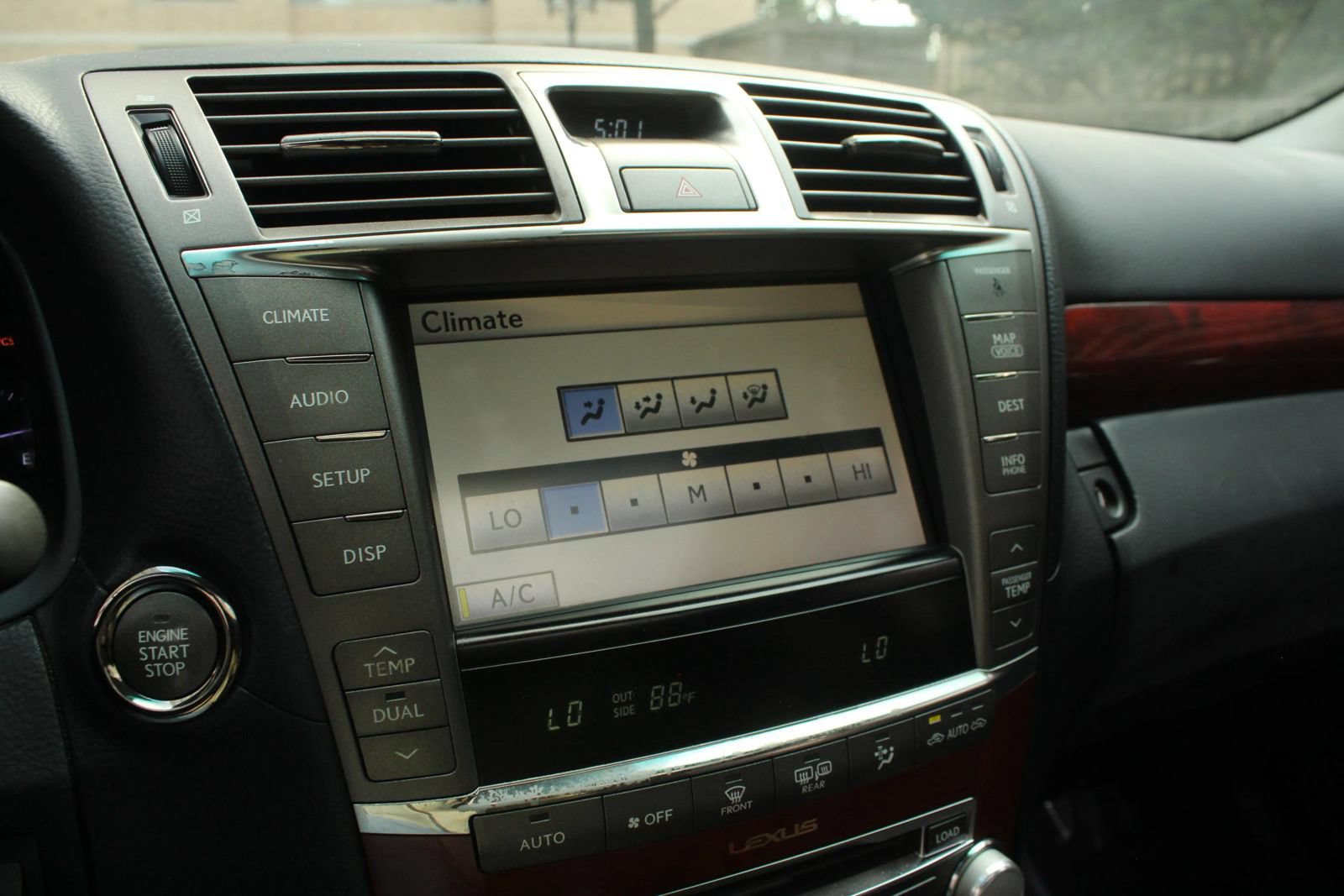 Used 2011 Lexus LS 460 L w/ Luxury Pkg RWD image 35