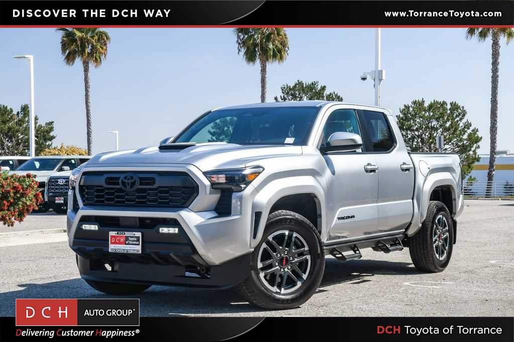 Used 2025 Toyota Tacoma TRD Sport AWD/4WD image 1