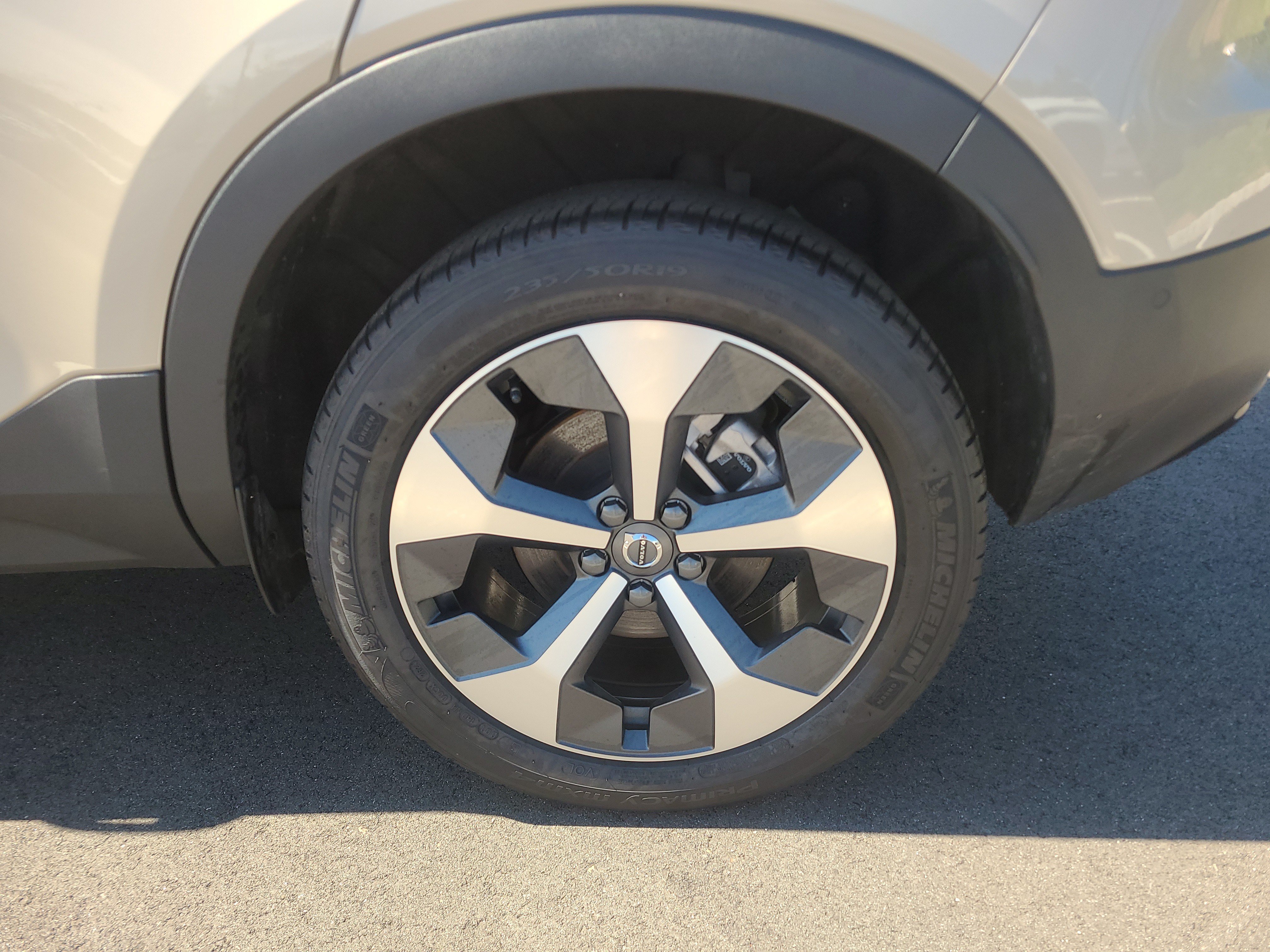 Used 2025 Volvo XC40 B5 Plus w/ Climate Package AWD/4WD image 10