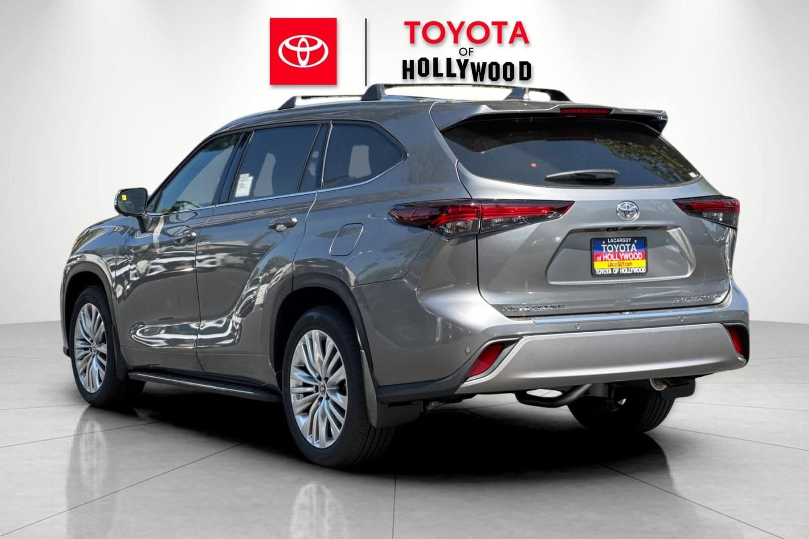 New 2026 Toyota Highlander Platinum AWD/4WD image 6