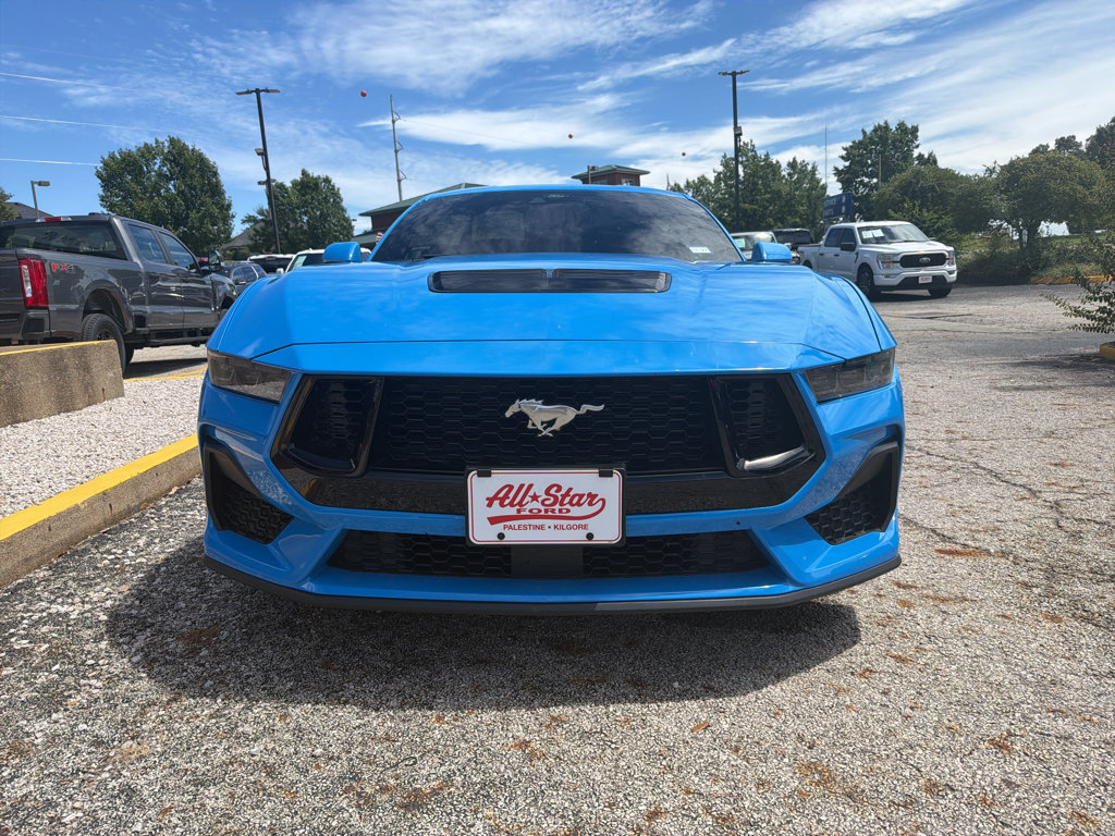 Used 2025 Ford Mustang GT Premium RWD image 3