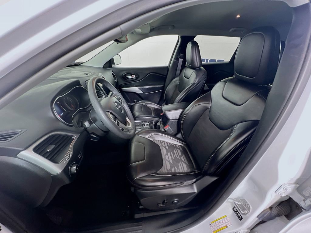 Used 2022 Jeep Cherokee Latitude image 11