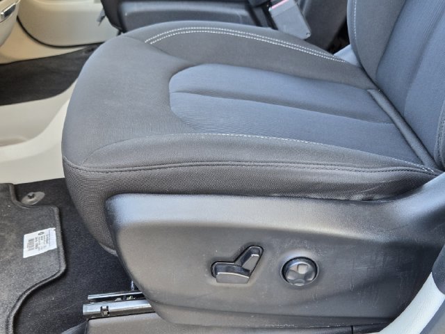 Certified 2023 Chrysler Voyager LX FWD image 24