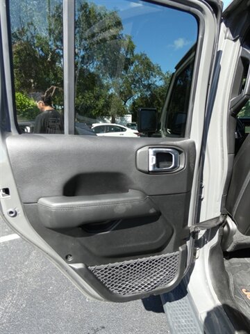 Used 2020 Jeep Wrangler Unlimited Sahara AWD/4WD image 46