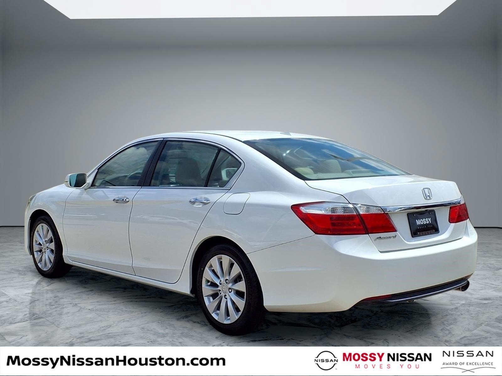 Used 2015 Honda Accord EX-L image 2