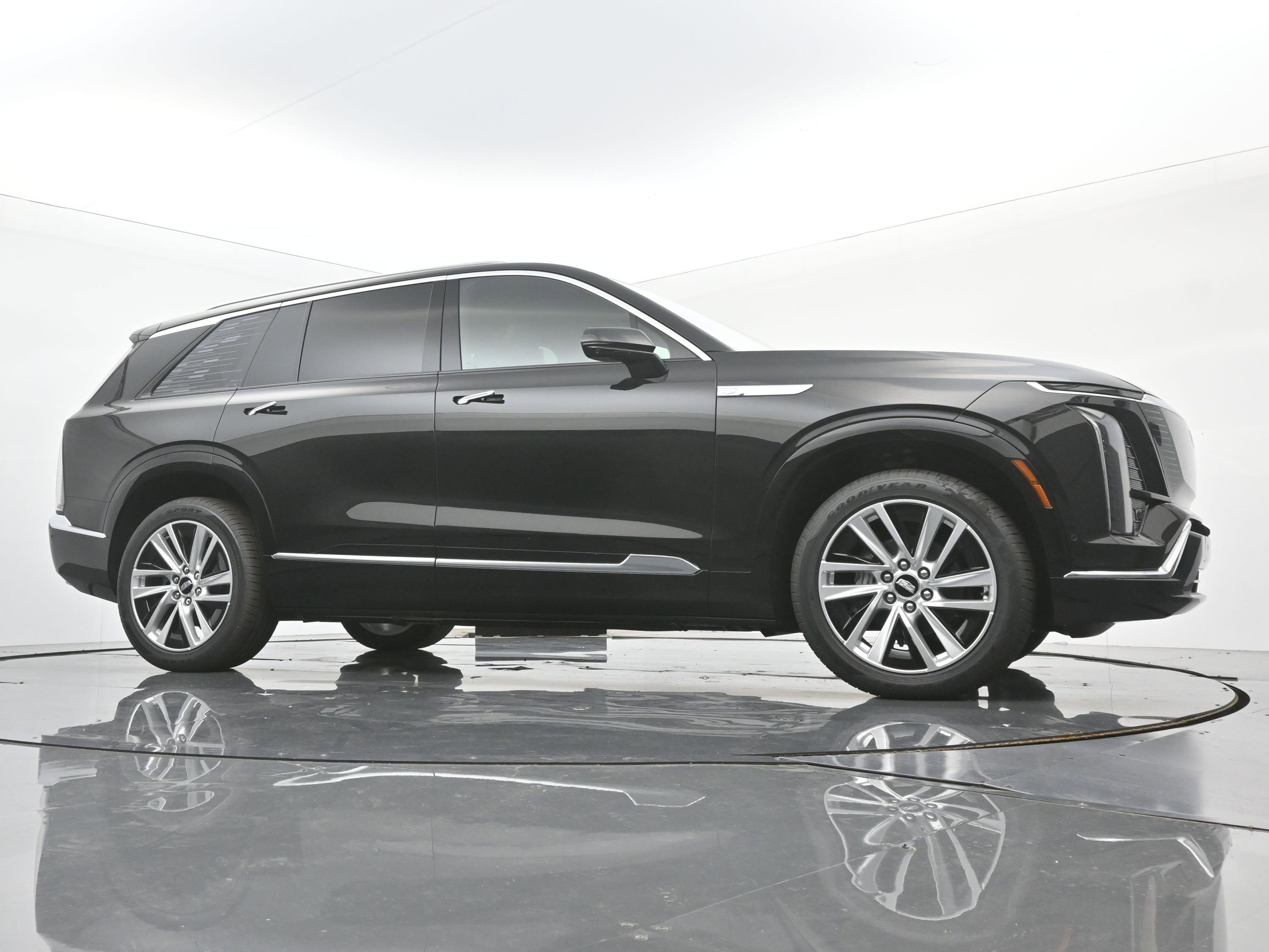 New 2026 Cadillac Vistiq Luxury w/ LPO, Floor Liner Package image 21