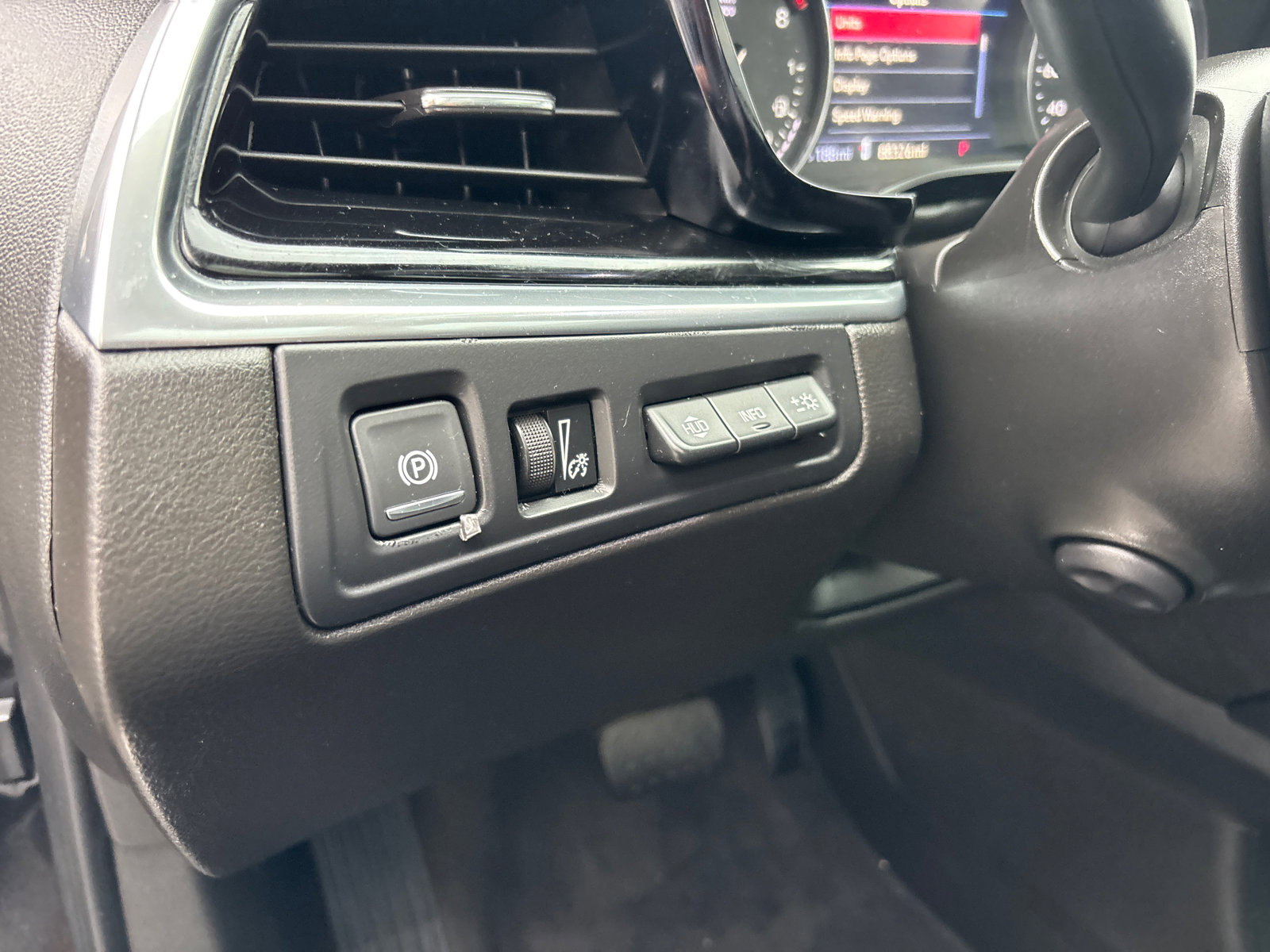 Used 2020 Cadillac XT6 Premium Luxury image 15