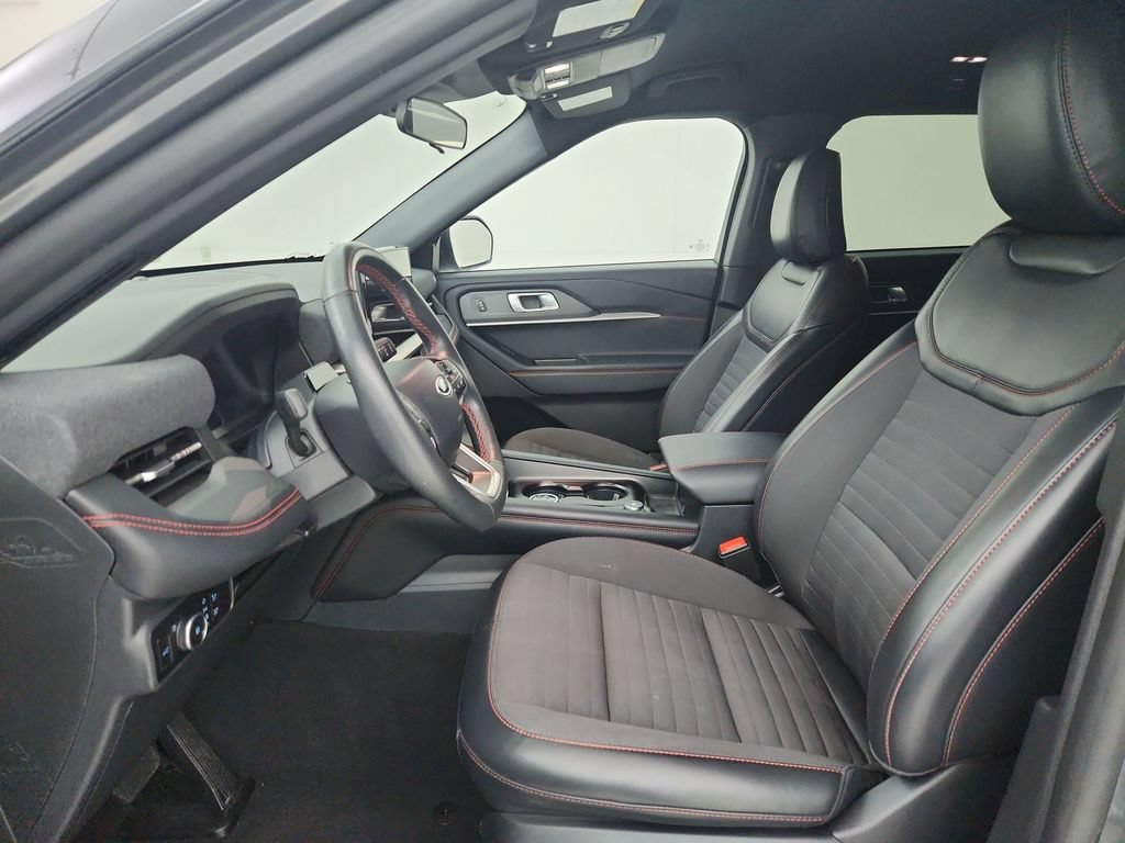 Used 2025 Ford Explorer ST-Line w/ ST-Line Street Pack AWD/4WD image 21