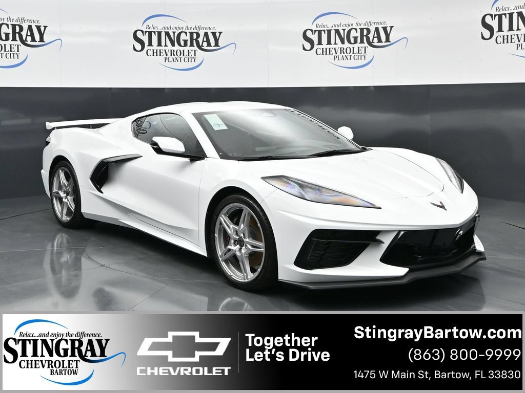 Used 2025 Chevrolet Corvette Stingray Premium Cpe w/ Z51 Performance Package RWD image 1