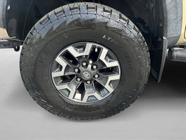 Used 2018 Toyota Tacoma TRD Off-Road w/ Technology Package RWD image 27