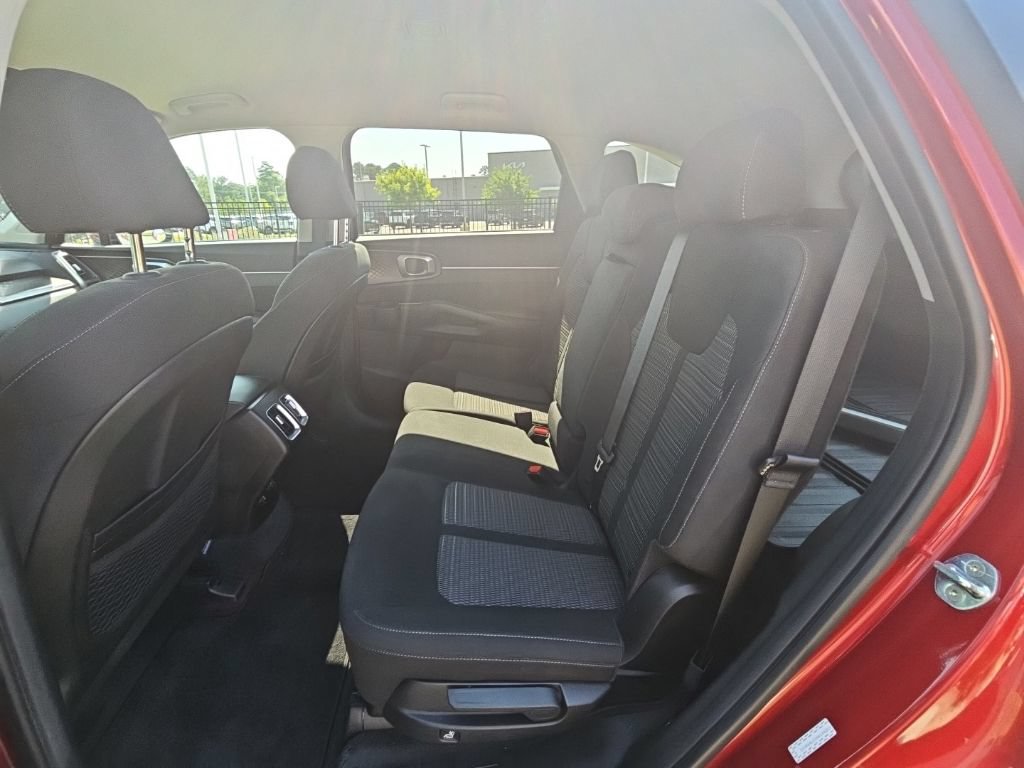 Used 2022 Kia Sorento LX FWD image 15