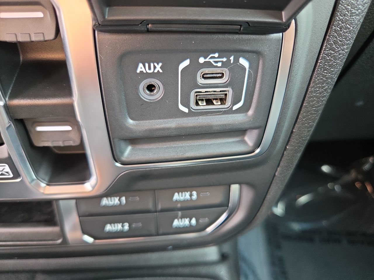 New 2027 Jeep Wrangler Unlimited Sahara AWD/4WD image 11