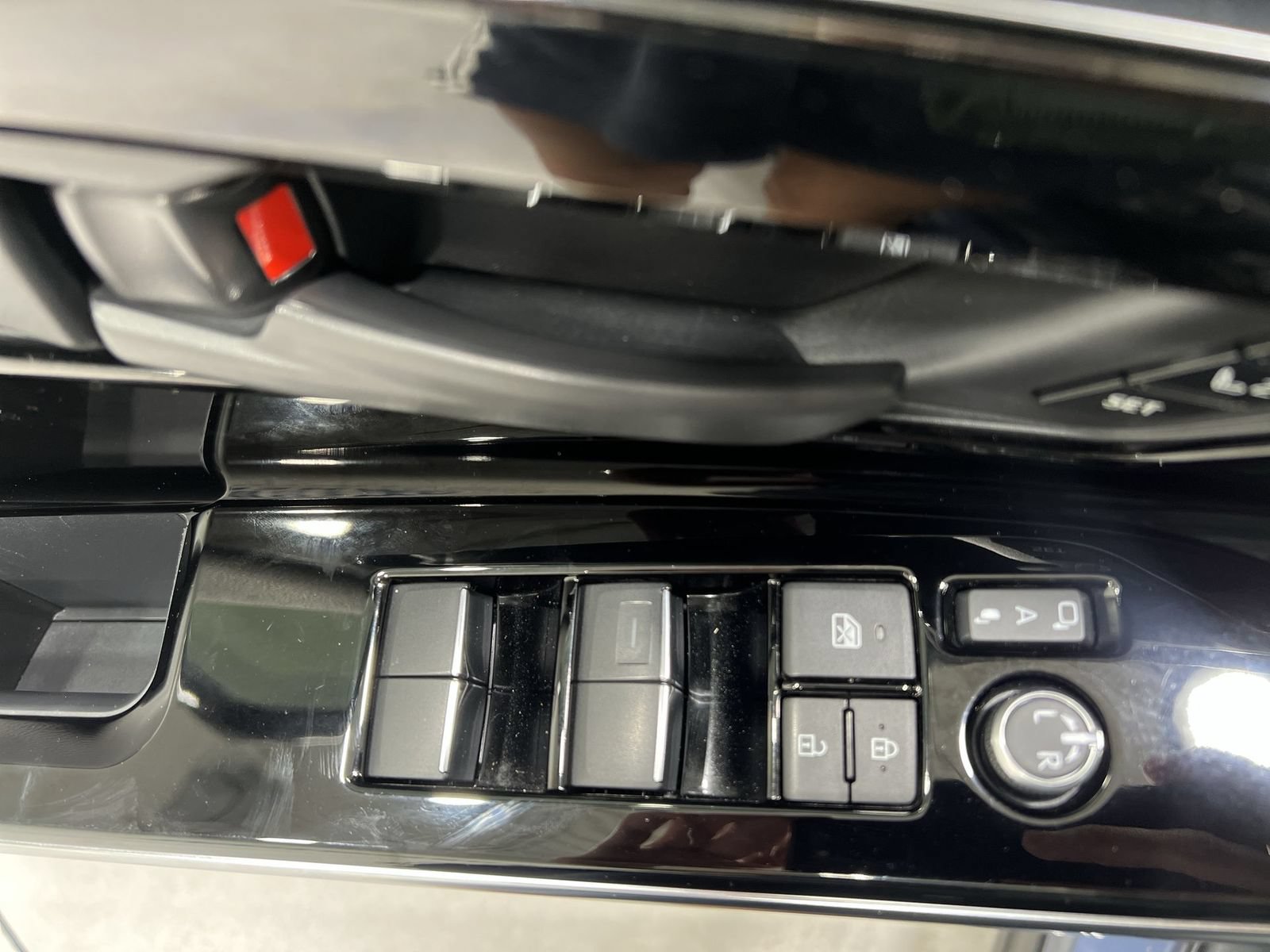 Used 2023 Subaru Solterra AWD image 13