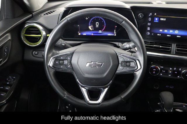 Used 2025 Chevrolet Trax ACTIV w/ Driver Confidence Package FWD image 7