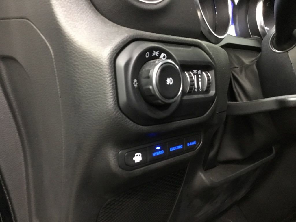 Used 2022 Jeep Wrangler Unlimited Sahara image 7