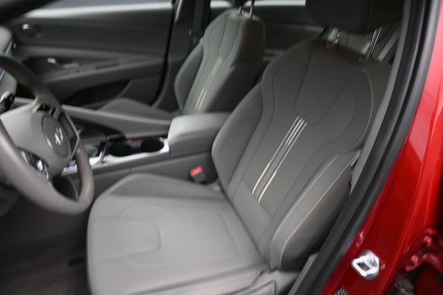 Used 2025 Hyundai Elantra SEL FWD image 19